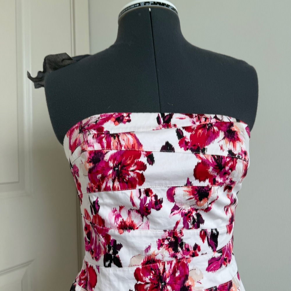 Vintage Y2K White House Black Market Floral Print Strapless Top Size 2 - Picture 2 of 7